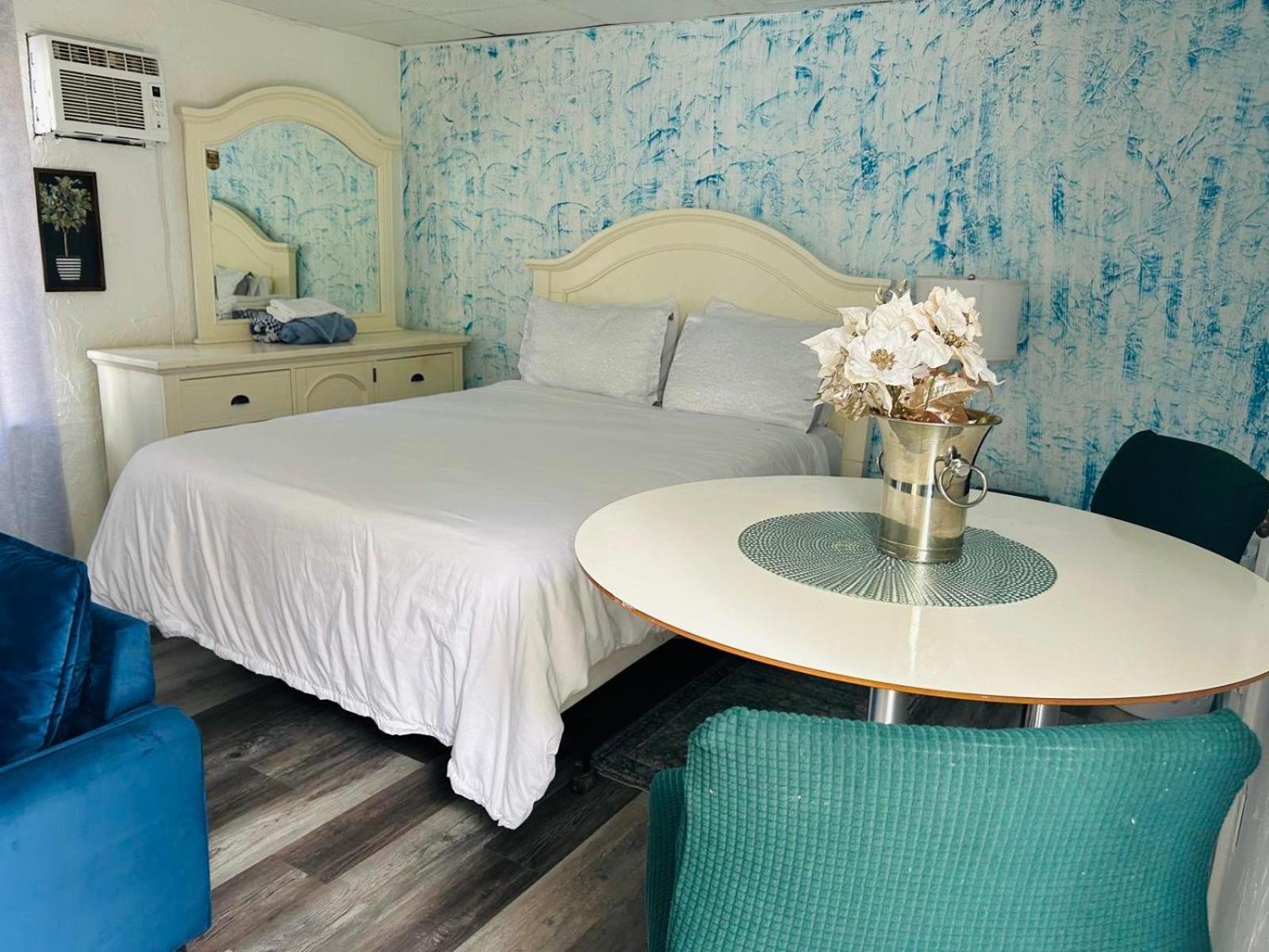 Apartment Cozy Only 10 Minutes By Car Of Siesta Key